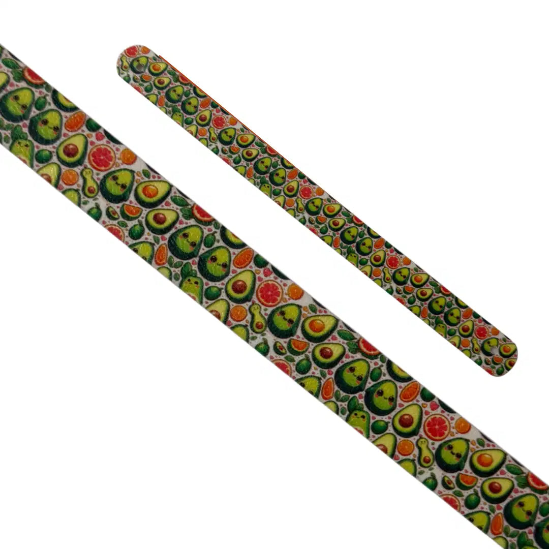 Bande décorative interchangeable en Biothane imprimé petits avocats rigolos et tranches d'agrumes pour collier de chien.