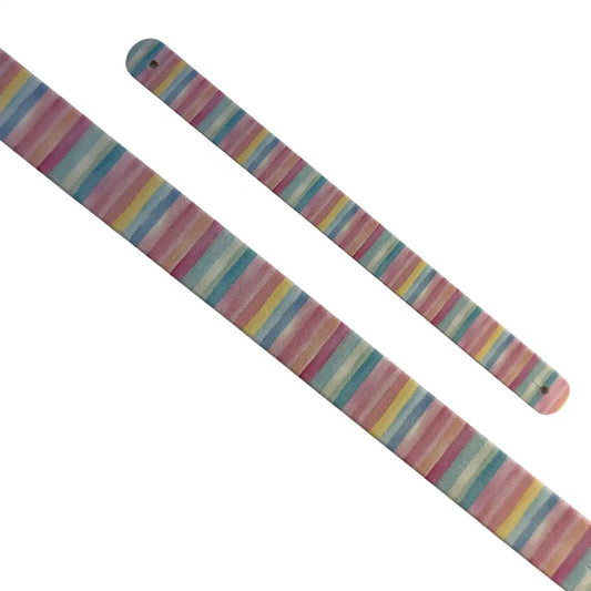Bande décorative interchangeable en Biothane motif rayures peintes en aquarelle pastel pour collier de chien.