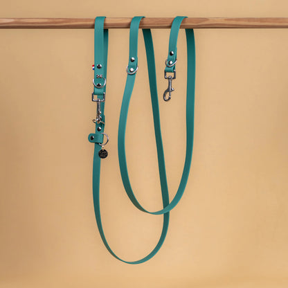 laisse multi position mains libre pour chien étanche en sangle enduite similaire au biothane vue globale vert chasseur