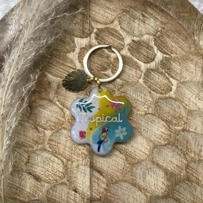 Médaille ronde pour chien faite main en Alsace au style exotique et lumineux