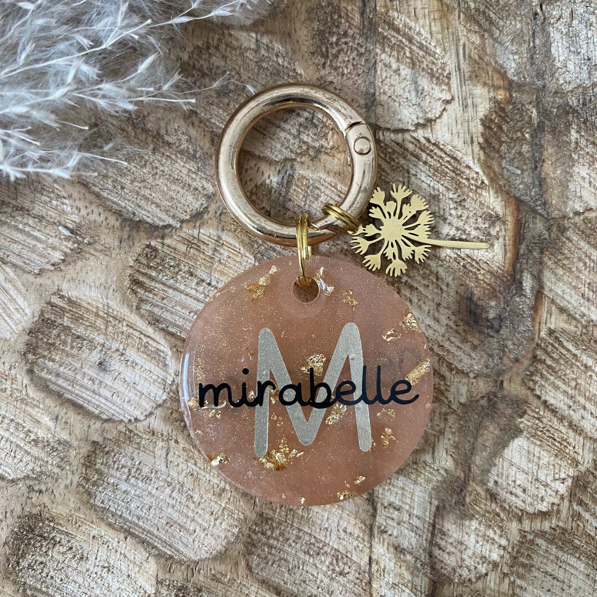 Médaille en résine personnalisée pour chien modèle Abricot & Or couleur abricot avec feuille d'or