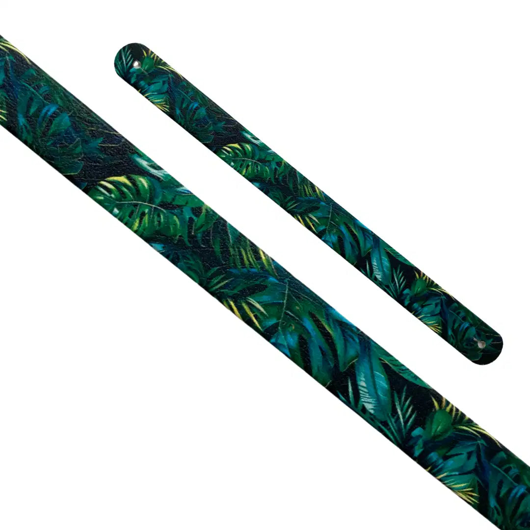 Motif interchangeable en Biothane feuillage dense vert émeraude et bleu tropical pour collier de chien.