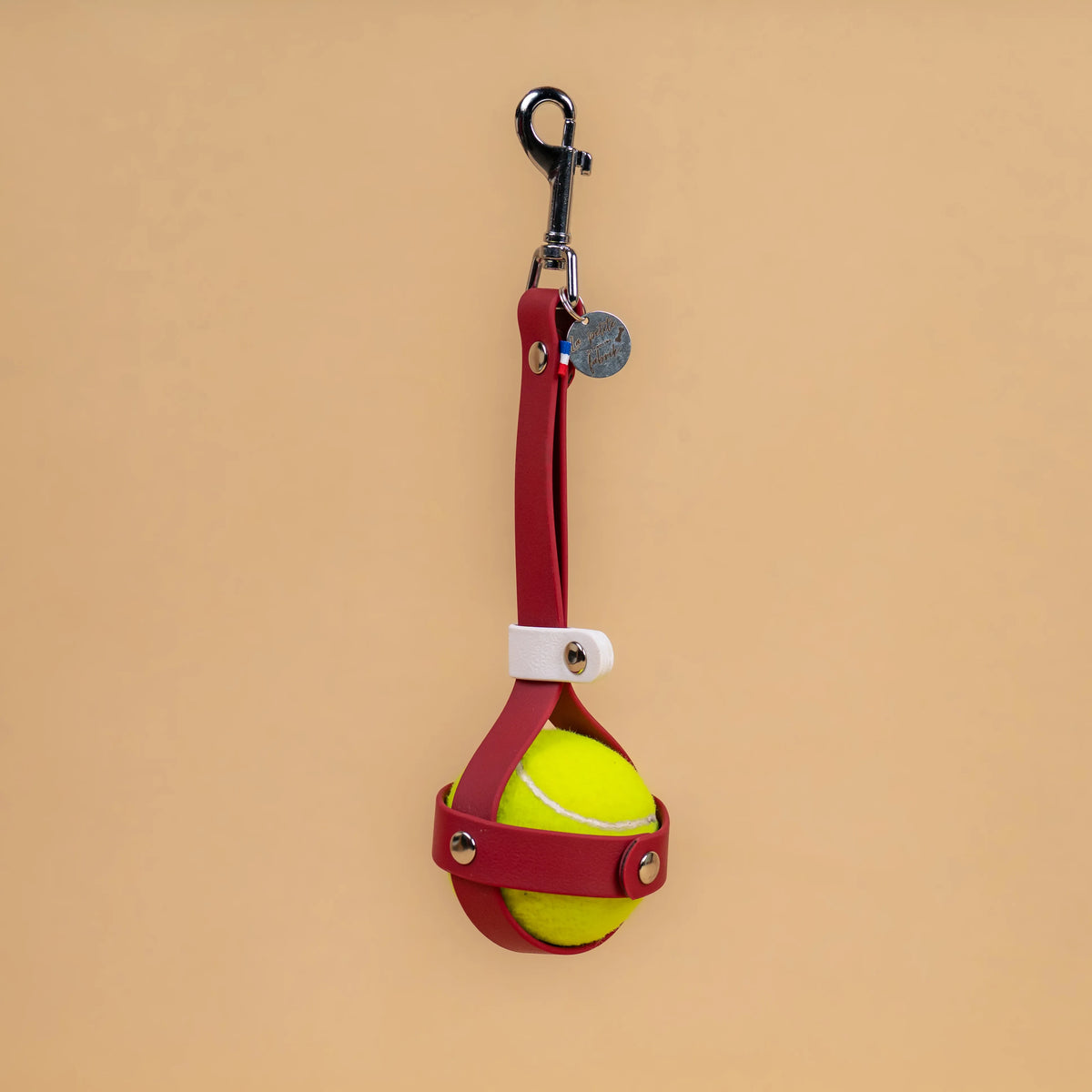 porte balle pour chien matière étanche,che en sangle ensuite couleur rouge lie de vin 